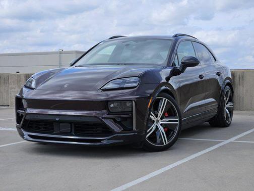 2024 Porsche Macan Turbo