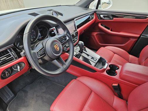 2022 Porsche Macan Base