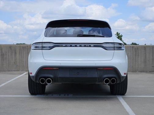2022 Porsche Macan Base