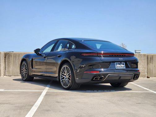 2025 Porsche Panamera Turbo