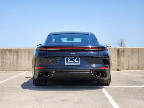 2025 Porsche Panamera Turbo