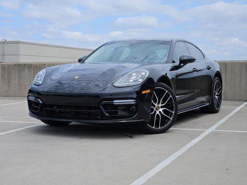 Jet Black Metallic 2023 Porsche Panamera 4 Platinum Edition