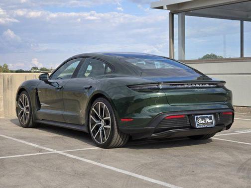 2025 Porsche Taycan 4