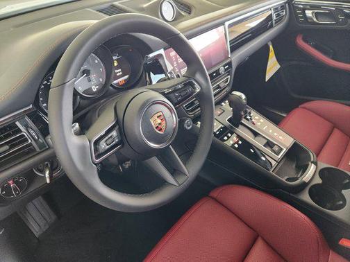 2025 Porsche Macan S