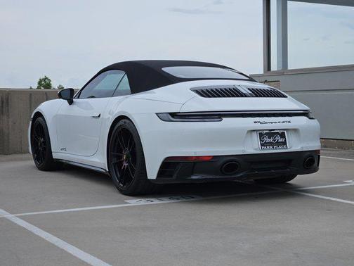2024 Porsche 911 Carrera 4 GTS