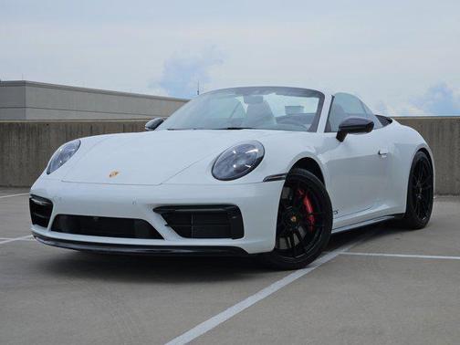 2024 Porsche 911 Carrera 4 GTS