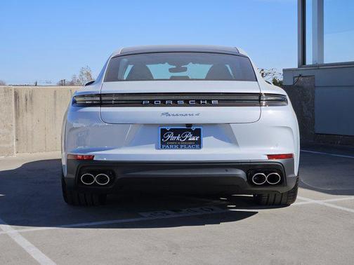 2026 Porsche Panamera 4