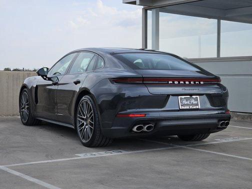 2025 Porsche Panamera 4