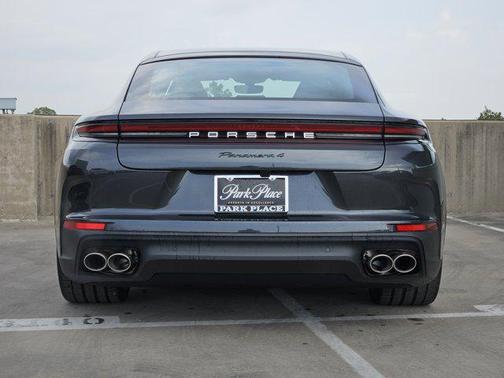 2025 Porsche Panamera 4