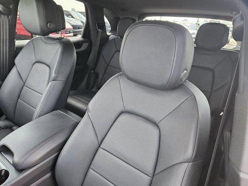 2025 Porsche Cayenne AWD