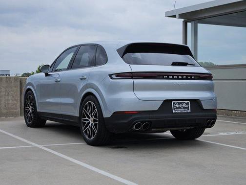 2024 Porsche Cayenne S