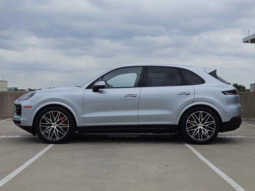 2024 Porsche Cayenne S