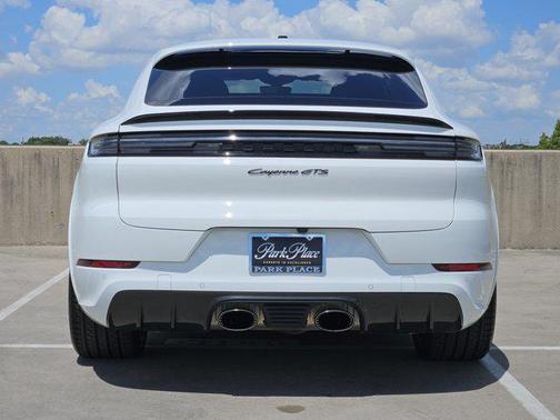 2025 Porsche Cayenne GTS