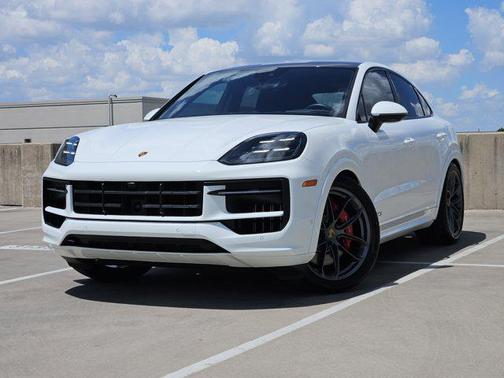 2025 Porsche Cayenne GTS