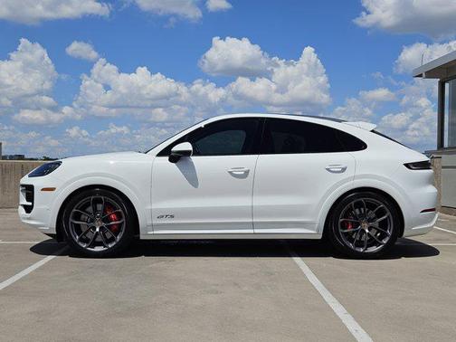 2025 Porsche Cayenne GTS