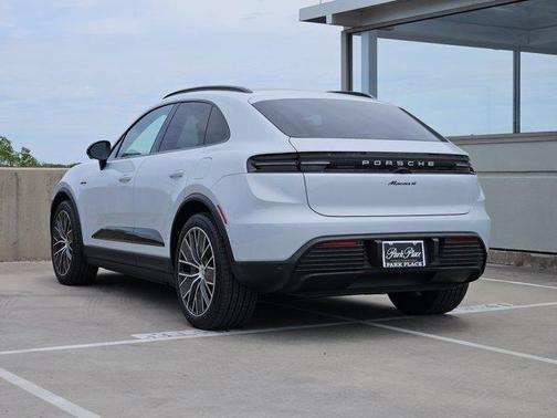 Ice Grey Metallic 2026 Porsche Macan Macan Electric 4