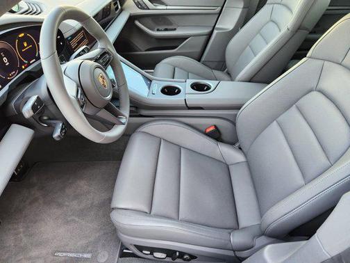 2025 Porsche Taycan RWD
