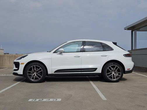 2026 Porsche Macan AWD