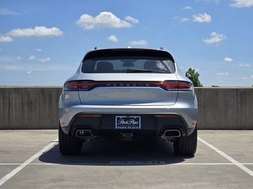 2025 Porsche Macan AWD