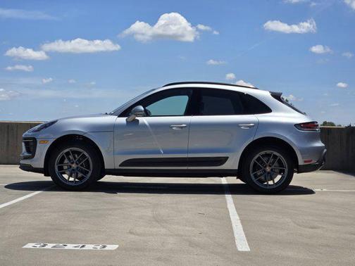 2025 Porsche Macan AWD