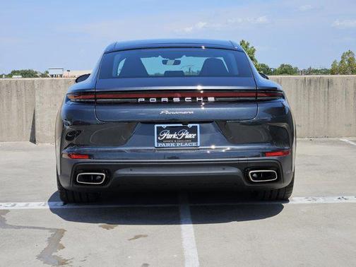 2025 Porsche Panamera RWD