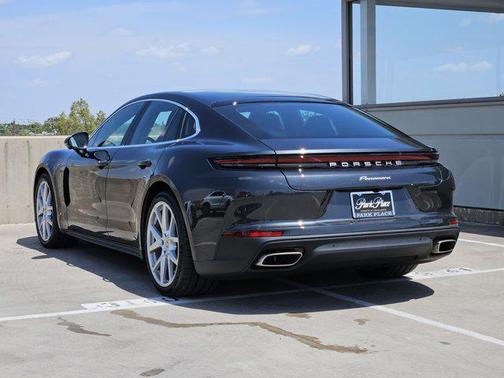 2025 Porsche Panamera RWD