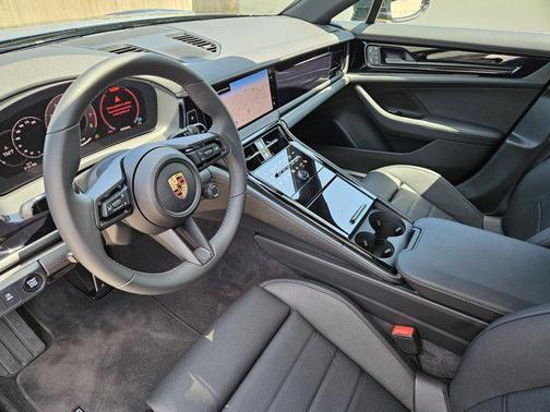 2025 Porsche Panamera RWD