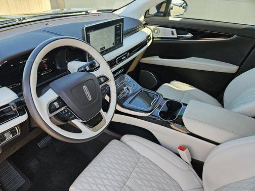 2023 Lincoln Nautilus Black Label