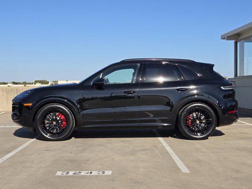 2026 Porsche Cayenne GTS