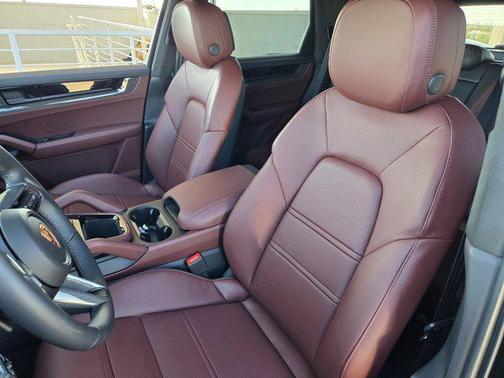 2026 Porsche Cayenne GTS