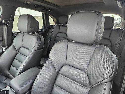 Volcano Grey Metallic 2026 Porsche Macan Macan