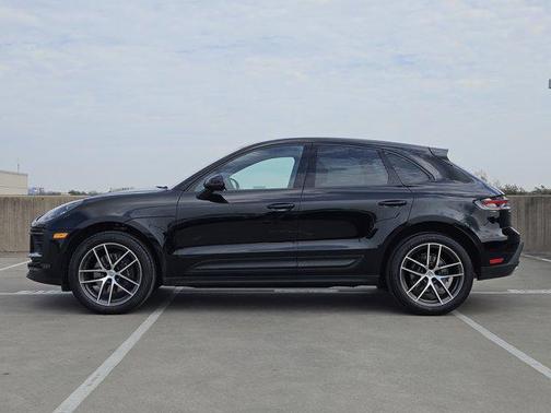 2025 Porsche Macan AWD