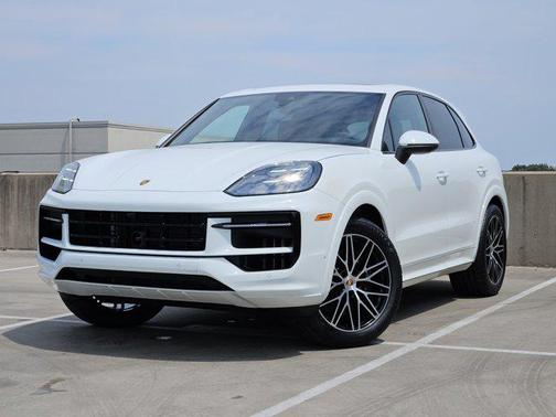 2025 Porsche Cayenne AWD