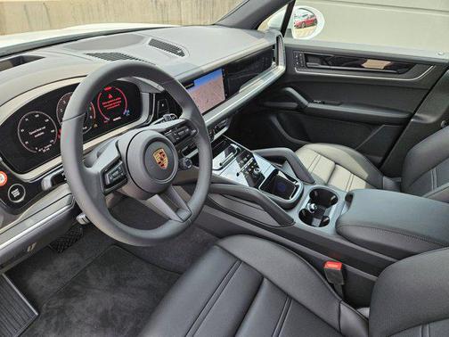 2025 Porsche Cayenne AWD