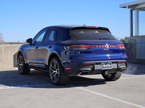 2025 Porsche Macan AWD