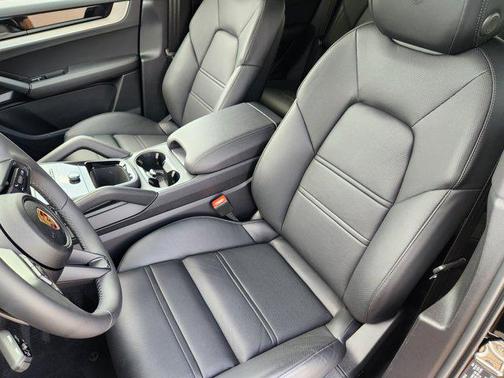 2024 Porsche Cayenne Coupe AWD
