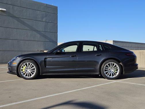 2019 Porsche Panamera 4