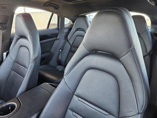 2019 Porsche Panamera 4