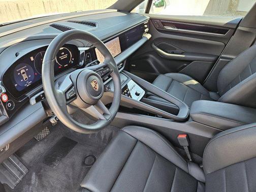 Ice Grey Metallic 2024 Porsche Macan Macan Electric 4