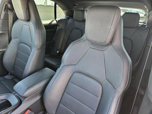 Ice Grey Metallic 2024 Porsche Macan Macan Electric 4