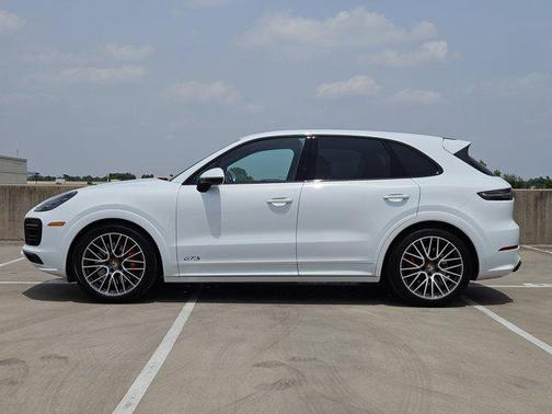 2022 Porsche Cayenne GTS