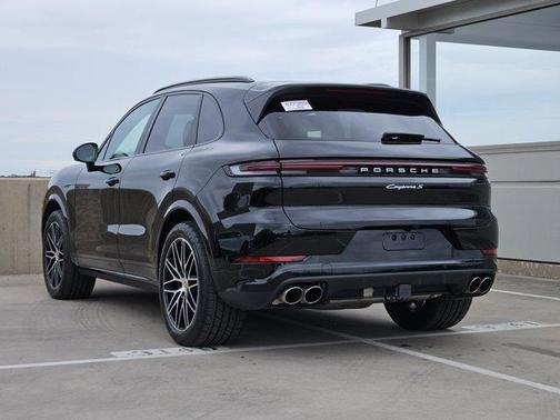 2024 Porsche Cayenne S