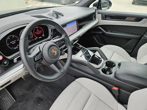 2024 Porsche Cayenne S