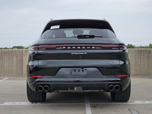 2024 Porsche Cayenne S
