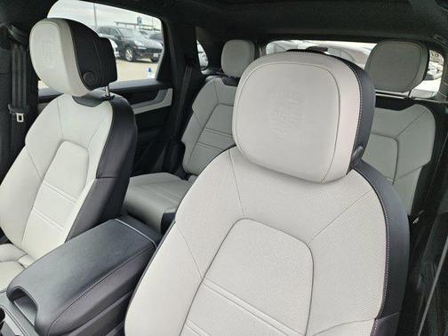 2024 Porsche Cayenne S