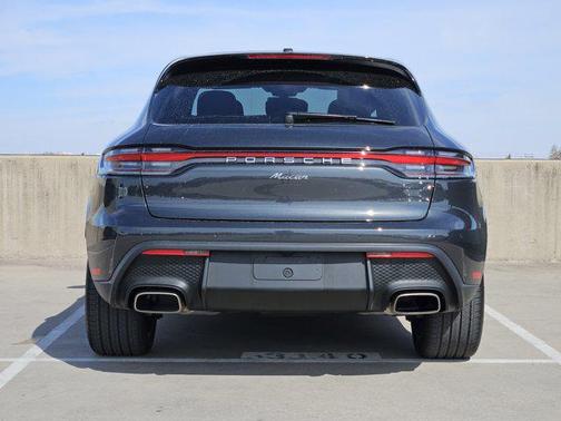 2026 Porsche Macan AWD