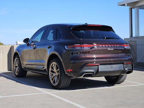 2022 Porsche Macan AWD