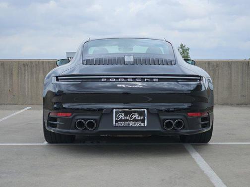 2022 Porsche 911 Carrera