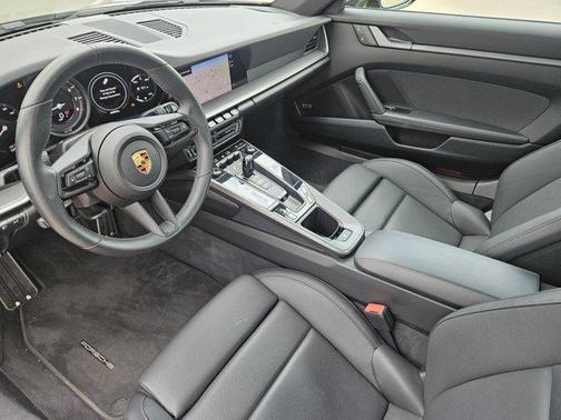 2022 Porsche 911 Carrera