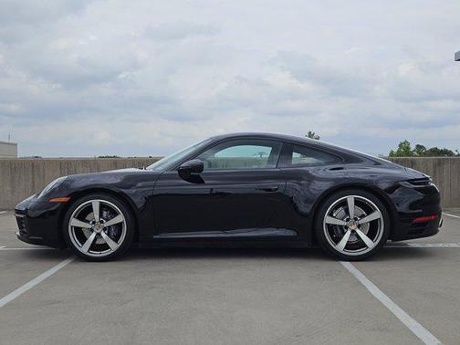 2022 Porsche 911 Carrera